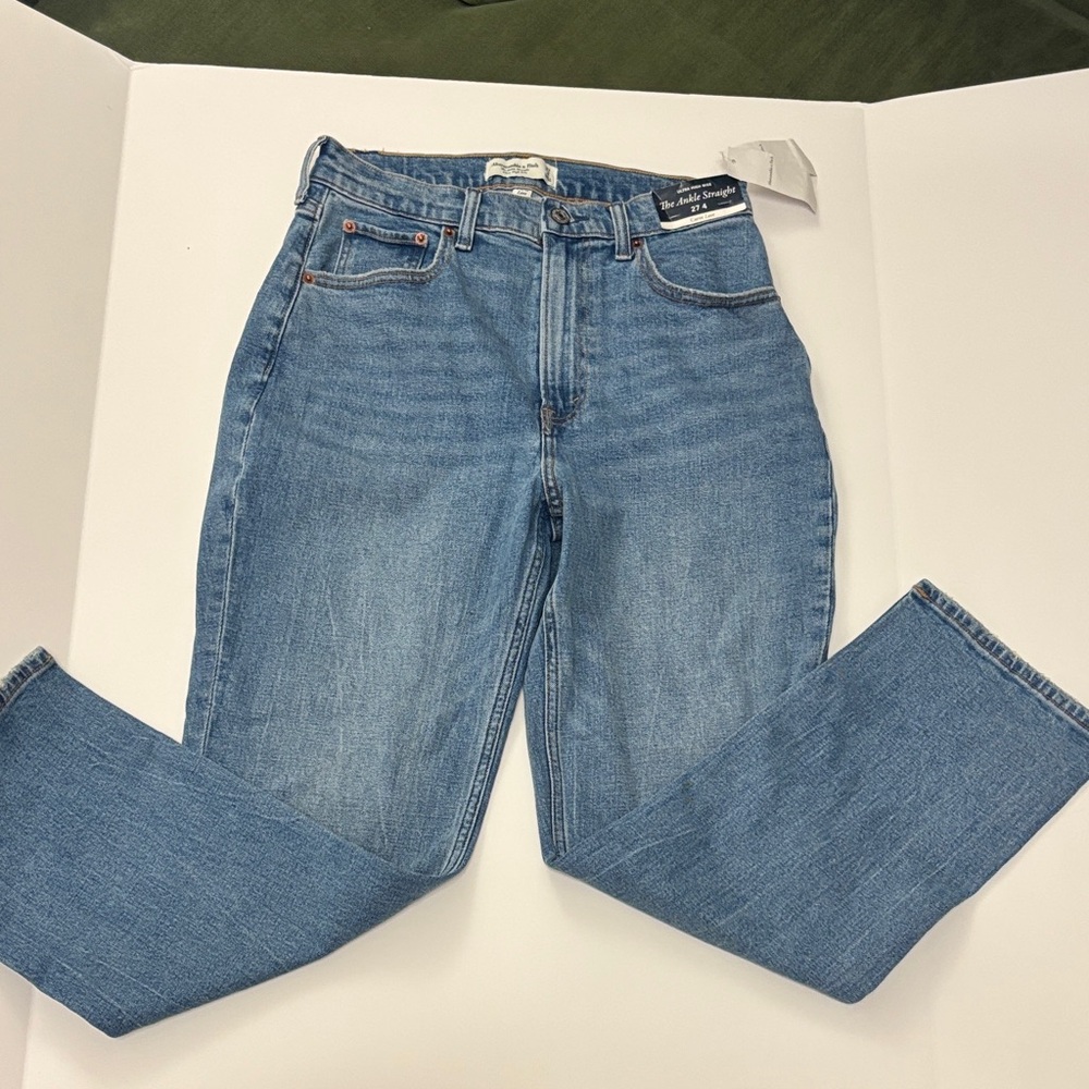 NWT Abercrombie & Fitch Women's curve love High Rise Jeans - the straight ankle - Picture 3 of 7